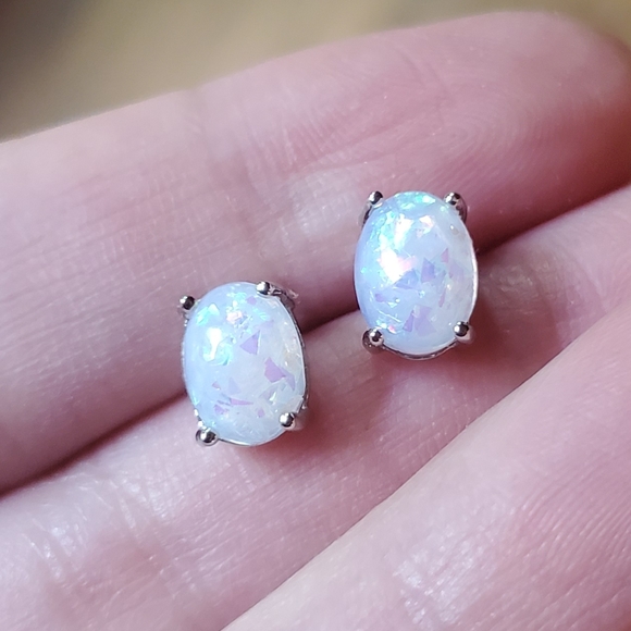 NWOT Stunning White Triplet Opal Oval Studs - Picture 5 of 14